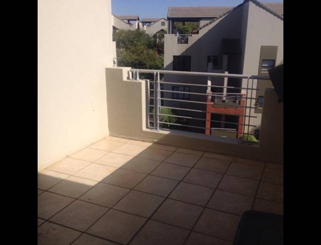 1 BEDROOM APARTMENT FOR SALE IN LONEHILL